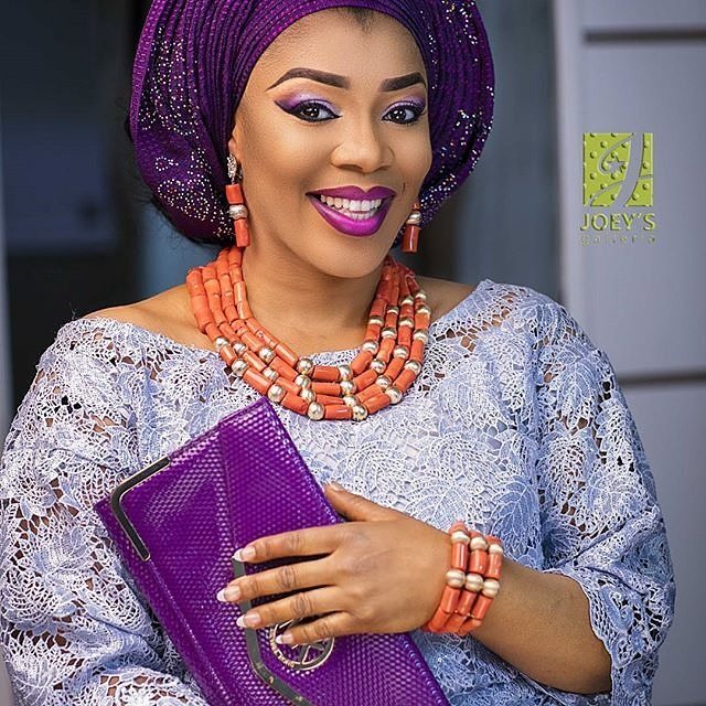 SugarWeddings's tweet photo. Tag a bride to be...💜💜 mua @joeysgalleria #promua #beadsonpoint #purplegele #sugarweddings… https://t.co/g0FXb3GYX1 https://t.co/Z6VmL34oqi