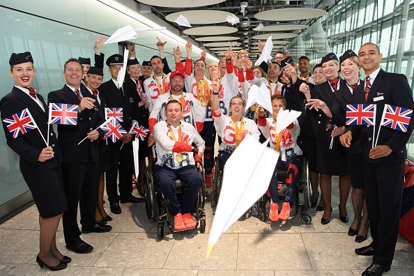 A royal seal of approval 👑

The Queen has hailed Great Britain's returning Paralympians...

bbc.in/2cMREs7