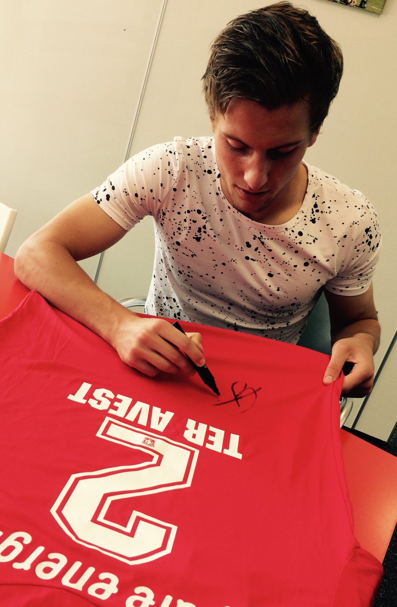 fctwente's tweet image. ReTweetactie. Maak kans op gesigneerd wedstrijdshirt van Hidde ter Avest. Winnaar maken we morgen om 13.00u bekend  @twitter #100.000
