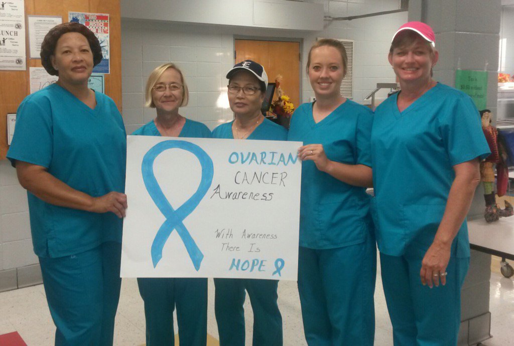 JthomasJudy's tweet photo. Dauphin's lunchroom staff supports Ovarian Cancer Awareness month. https://t.co/8DC2x5yQfm