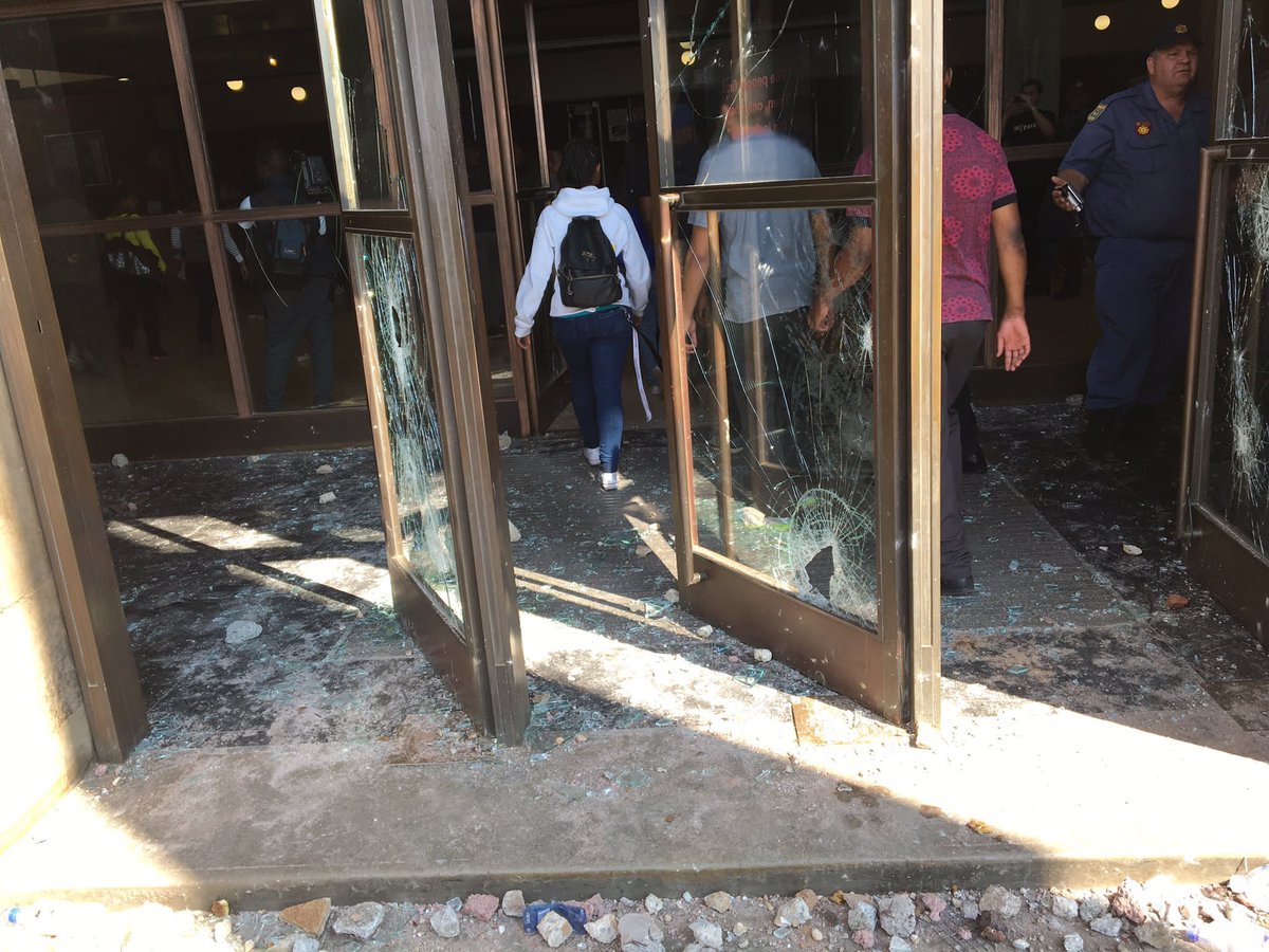 michael_cost_'s tweet photo. Was told that I exaggerated the damage done to #CentralBlock. Let me leave this here #witsuniversity #feesmustfall https://t.co/uzHAIzyYXI