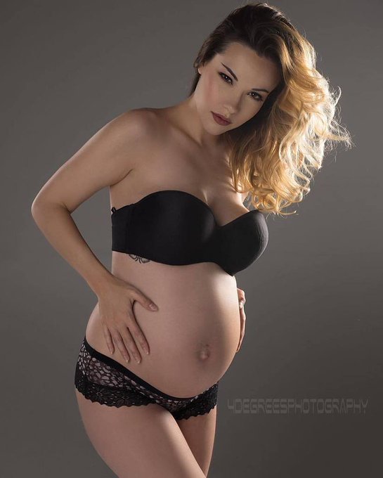 Here's a preview of my shoot with @4degreesphotography #pregnantbelly #babyboy #babybump #&hellip; https://t<a class="tags" target="_blank" title="On Twitter" href="/?out=eyJ0eXAiOiJKV1QiLCJhbGciOiJIUzUxMiJ9.eyJpYXQiOjE3MjE3MzU3ODQsImlzcyI6InR3cG9ybnN0YXJzLmNvbSIsIm5iZiI6MTcyMTczNTc4NCwiZXhwIjoxNzUzMjcxNzg0LCJyZWRpcmVjdF91cmwiOiJodHRwczovL3R3aXR0ZXIuY29tLzRkZWdyZWVzcGhvdG9ncmFwaHkifQ.sF8Bn073Q8Pa-Fz9AazNyS81BdMkfoSzNwewXzOVb1A9gsw2a0g4sqsxvwKqScuoPv_-aF0sdTG5Wkwl_IBfMA">@4degreesphotography</a><a href="/tag/babybump"class="tags"><span>#babybump</span></a><a href="/tag/babyboy"class="tags"><span>#babyboy</span></a><a href="/tag/pregnantbelly"class="tags"><span>#pregnantbelly</span></a>