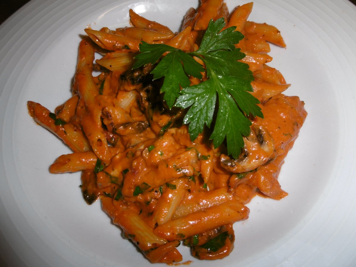 Feeling hungry?? Come down and join us for a delicious plate of home-cooked pasta 
#pasta #foodporn