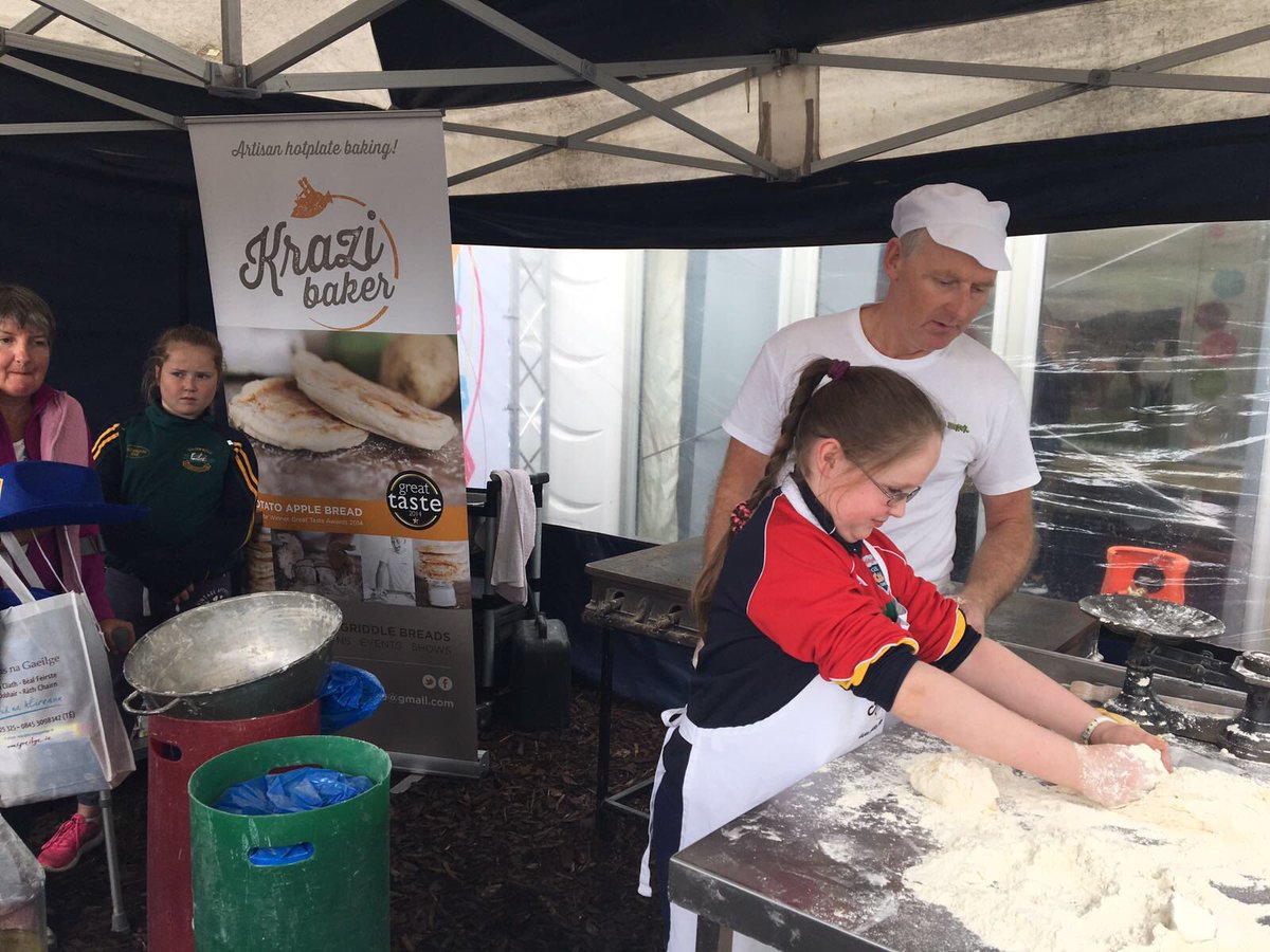 Food_NI's tweet photo. Check out the @KraziBaker's  demo @NPAIE today! 🍞 #BreadandBaking #Ploughing16 https://t.co/Qzl8m4flVw