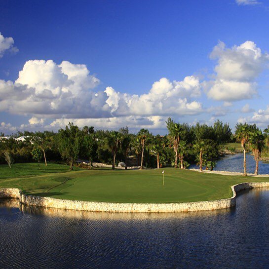 TTHMarketing's tweet photo. A golfer's dream! Provo Golf Club, Turks &amp; Caicos #provogolfclub #providenciales #turksand… https://t.co/UldX2uBro5 https://t.co/otv6C5L1II