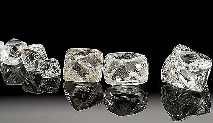 TheDiamondLoupe's tweet photo. . #DiamondCorp Draws Heavy Interest at Antwerp Sale of Lace Mine Diamonds https://t.co/UZ7BkNu5XM https://t.co/ZVvn7BAuSi