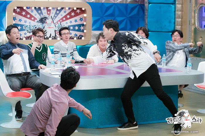 BEASTtuits's tweet photo. 160921 ░ Dongwoon MC Radio Star https://t.co/pw5VDHYyyn (7 fotos) https://t.co/rLfgUV5Rvm