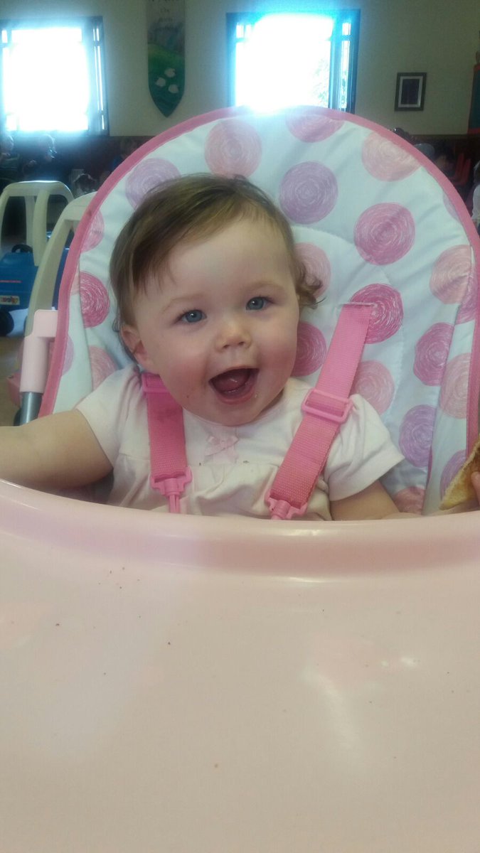 Charleneb22's tweet photo. My baby girl getting so big mummy's wanes #NoOneCanMakeMe #thishappy https://t.co/z7vvTDgs6I
