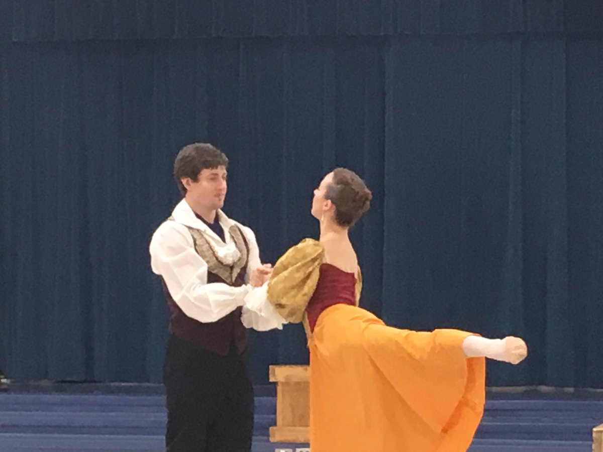 WAnnapolisAACPS's tweet photo. Thank you to the Ballet Theater of Maryland for performing for us this morning! #AACPSAwesome https://t.co/LhbDA8a930