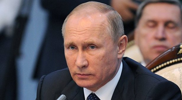 lifenews_ru's tweet photo. Путин попросил главу Минпромторга Мантурова не "метаться" на совещании
https://t.co/8Qs1X6yjCj https://t.co/SzMBEjPe1g