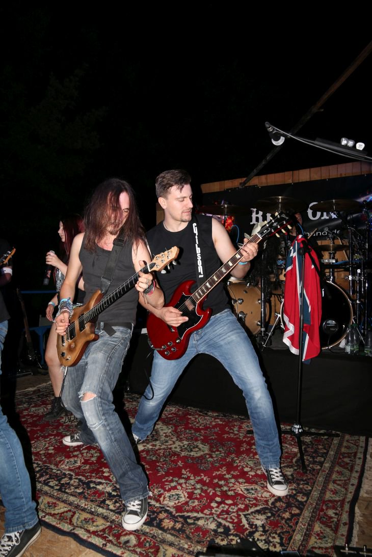 Ride_On_Band's tweet photo. #rideon #rideonband #live #bestegitaristen #derteppichisimmerdabei https://t.co/beofSAJFYN