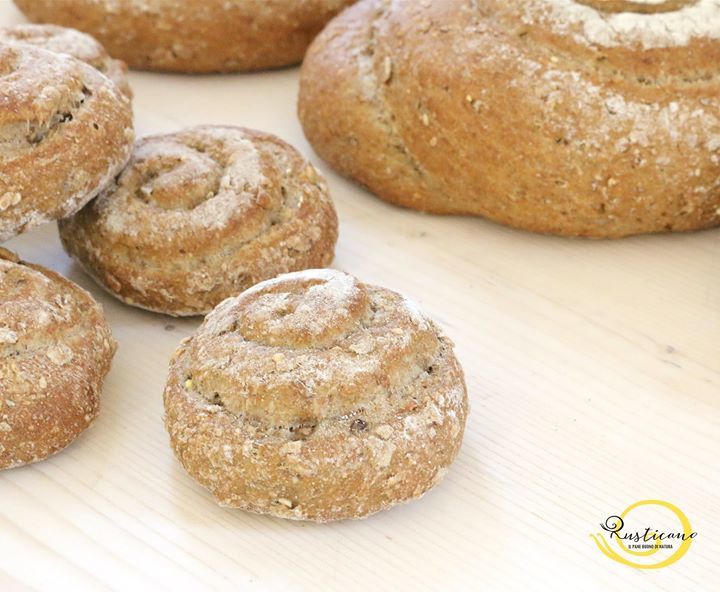 panerusticano's tweet photo. #panerusticano Classico da 350 grammi o mini da 60:
Qual è la vostra chiocciola preferita? 
#rusticano #ilpanebuono… https://t.co/JtgW73b7oW
