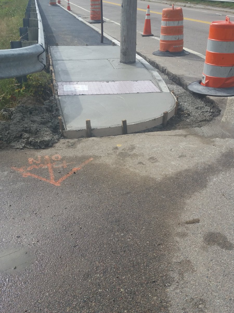 rw8437's tweet image. Watching concrete dry.  #whoishavingfun?? #notthisguy.