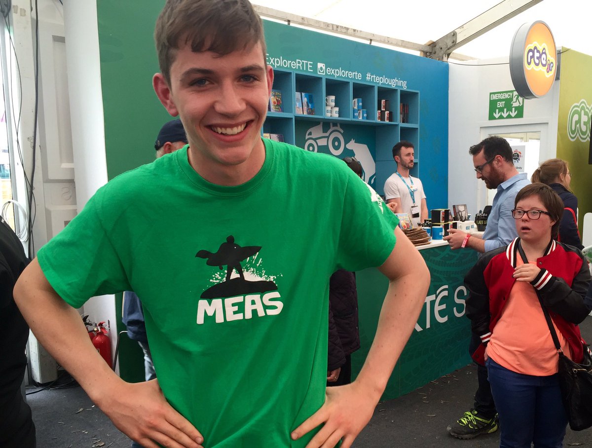 Fuair Dara Ó Caoimh duais dheas mar gur thaitin a t-léine le <a href="/ronanbeo/">Ciste Tacaíochta - Rónán Mac Aodha Bhuí</a> agus <a href="/BlathnaidRua/">Bláthnaid Ní Chofaigh</a>