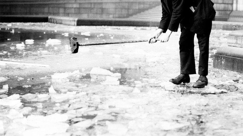 HarvardBiz's tweet photo. Stop doing low-value work. https://t.co/GrHrdn68Xl https://t.co/4cUYvVpbFf