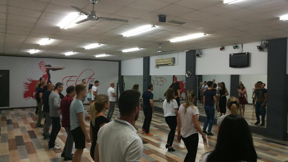 elitebaile's tweet photo. #Salsa y #Bachata Iniciación!!!
Lunes y Miércoles 21-22h
639561938 Carrera Fuente San Luis 70b
#salsa #bachata #baile #elite #valencia https://t.co/cBXr34o8an
