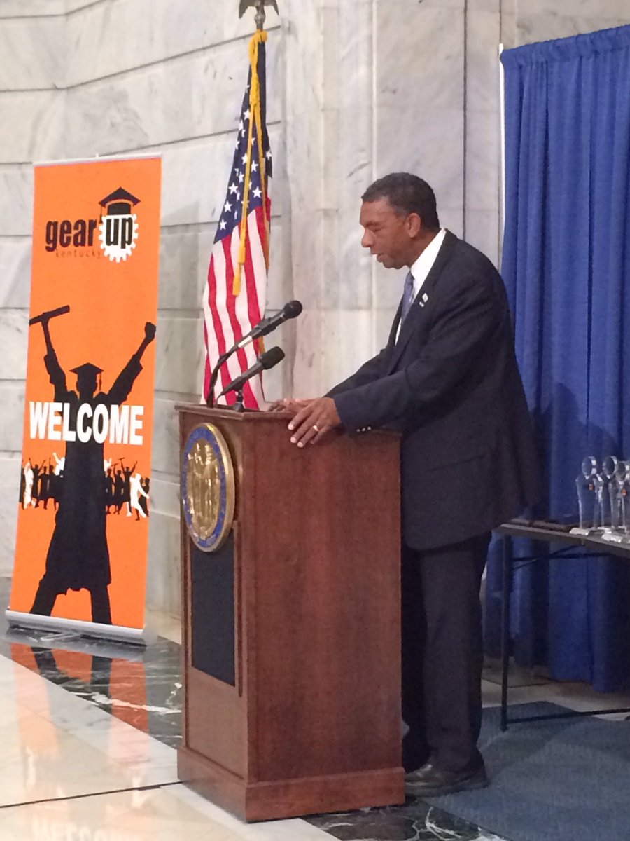 KYStuVoiceTeam's tweet photo. "Our theme today is student voice," @KentuckyABT #gearupworks https://t.co/ZNFoT9lGM7
