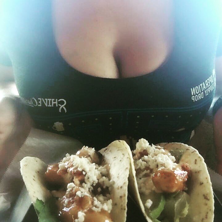 Beast_ModeFL's tweet photo. Happy Tug Taco Tuesday! @Healthy_Is_Sexy @ChiveNation #sexychivette #tuglife https://t.co/nH5mbng2Vx