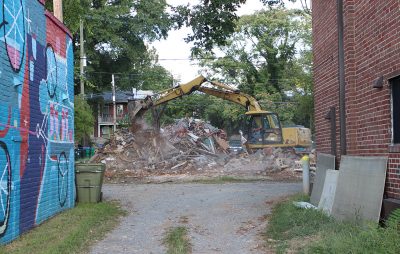Site work starts on alleyway project. richmondbizsense.com/2016/09/20/sit… #RVA <a href="/dallanbuilt/">Dallan Construction</a> <a href="/onesouthrealty/">One South Realty Group</a>