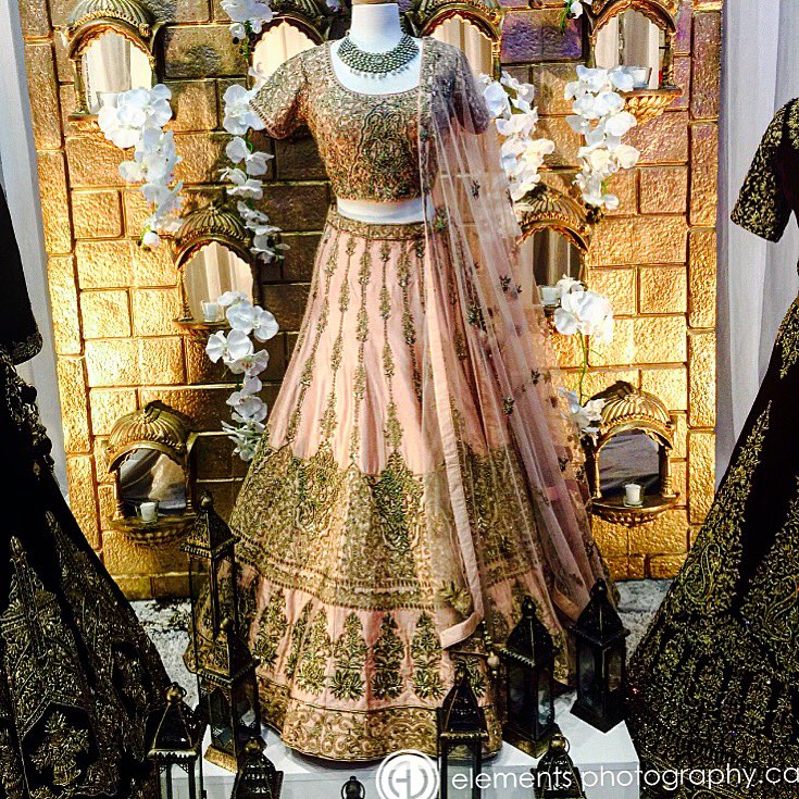 Elements__Photo's tweet image. A phenomenal bridal piece designed by @wellgroomedinc presented at the Must Be Kismet wedding show! @mustbekismet_official