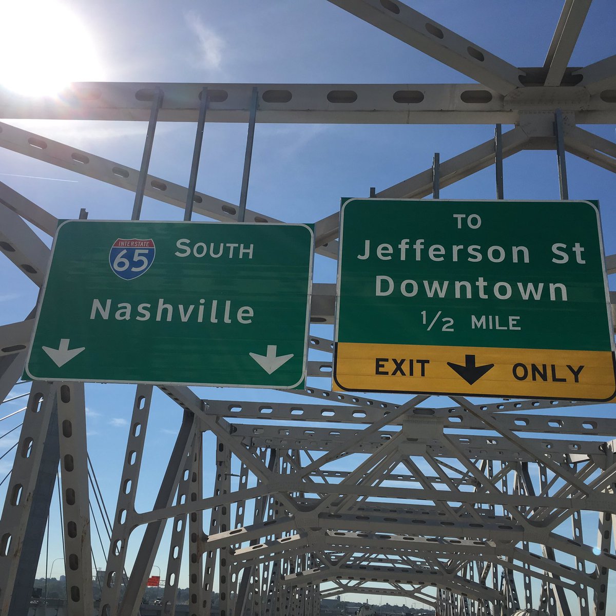 naitoreky's tweet photo. One of a kind views from the Kennedy Bridge! Great work @KYTC https://t.co/lFskTxU1El