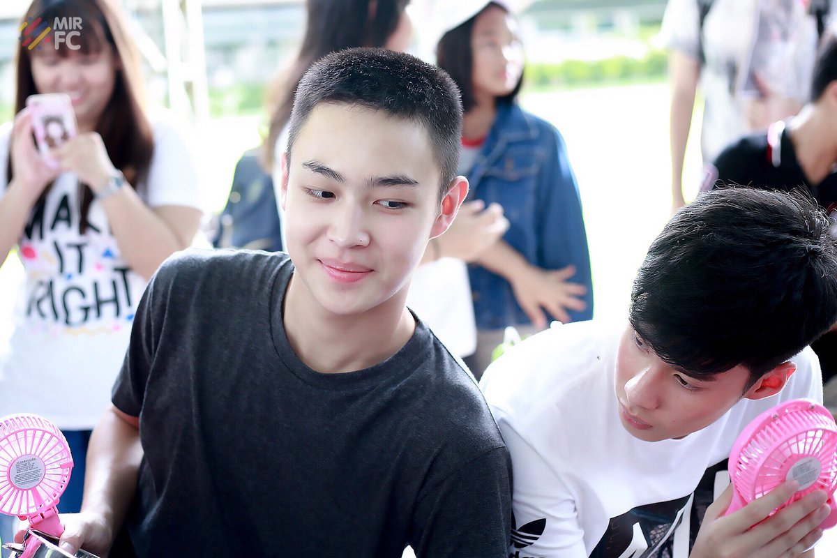 makeitrightfc's tweet photo. แวะมาบอกว่าคิดถึงนะค้าบบบบบ 😊 #BoomKrittapak #peakpeemapol #ทีมธีร์ฟิวส์ #makeitrighttheseries #makeitrightfc @BoomKrittapak @peakpeemapol https://t.co/3yjTZisKAL