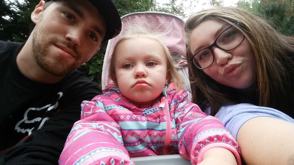 rayneaharper's tweet photo. I dont know where I would be without my babies 😍 #typicalfamilyphoto #grumpybutt https://t.co/dS3OOYrkni