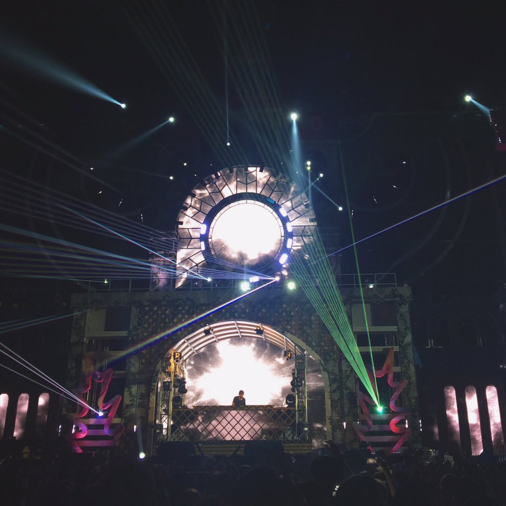 JELYNCHIA's tweet photo. #spectrumdmf ✨ https://t.co/lA5P6kdGJf