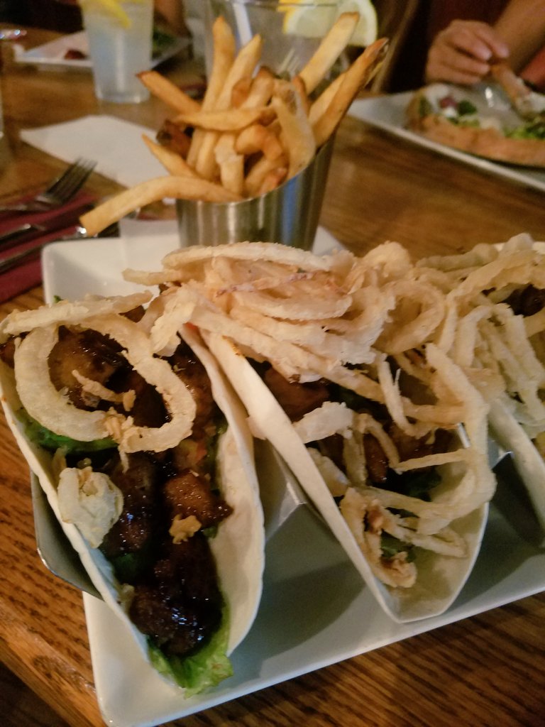 TheWrldWanderer's tweet photo. Dreaming about those delicious seitan tacos I had at The Wildflower Cafe in @TourWatkinsGlen. #NationalTacoDay #FLXfall2016 https://t.co/GPuU2haOJL