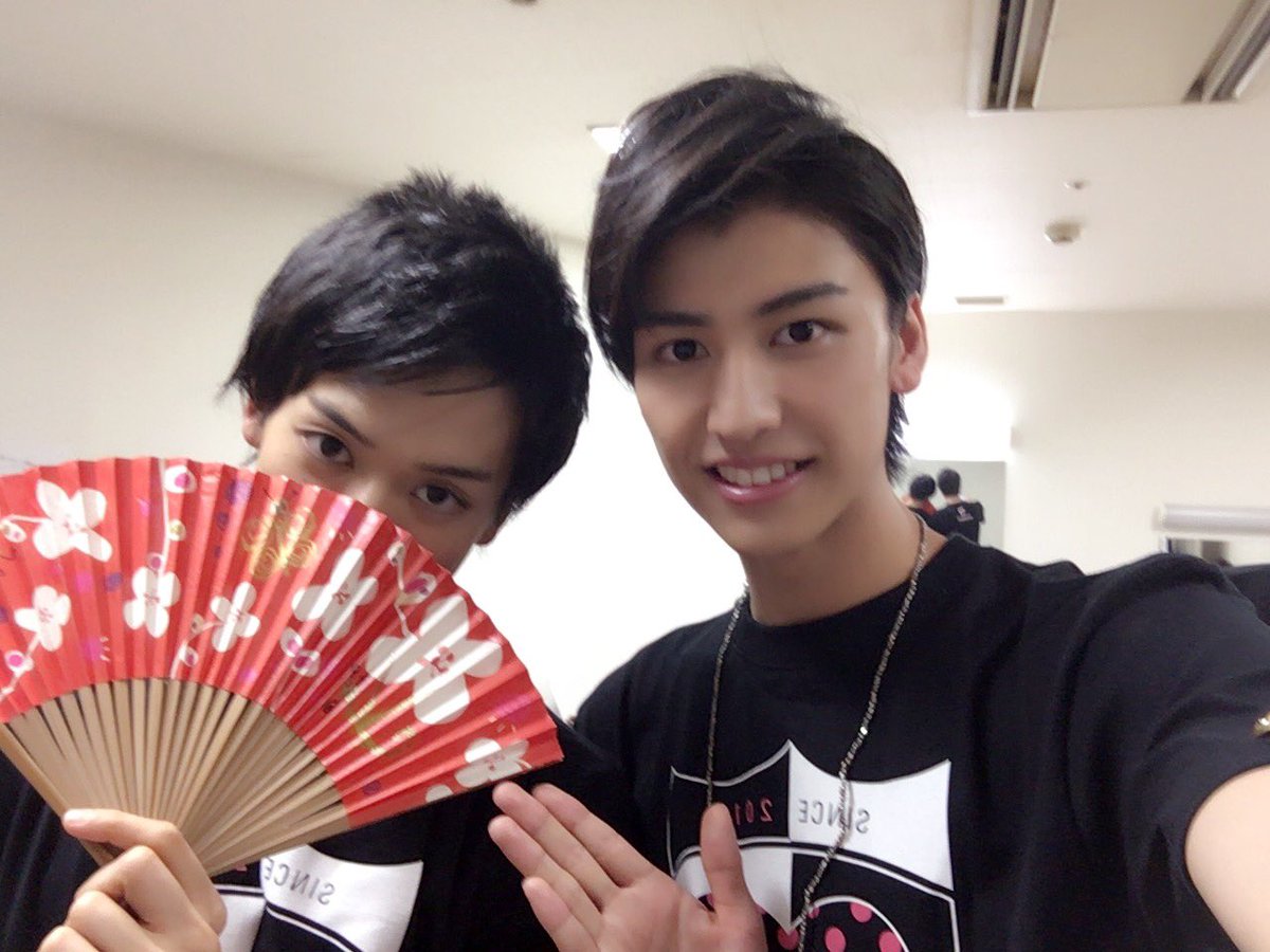 井阪郁巳 Auf Twitter しゅーてぃーとは本当によく ばちばちパスタしたなー 最後までばちばちパスタの意味はわからなかったのですが 笑 2枚目の写真のタイトルは ばちばちパスタ最終章 ちゃんちゃん です 笑 よくわからない けど なんだか寂しい 笑 井阪郁巳 Auf Twitter しゅーてぃーとは本当によく ばちばちパスタしたなー 最後までばちばちパスタの意味はわからなかったのですが 笑 2枚目の写真のタイトルは ばちばちパスタ最終章 ちゃんちゃん です 笑 よくわからない けど なんだか寂しい 笑