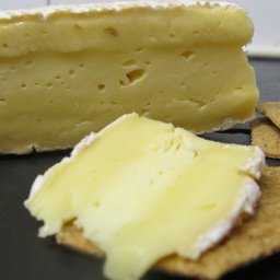 Check out the cheese! #CamCheeseCo has joined the FA. Get your orders in b4 midnight!  Perfect with a bottle of #ChilfordHall wine!