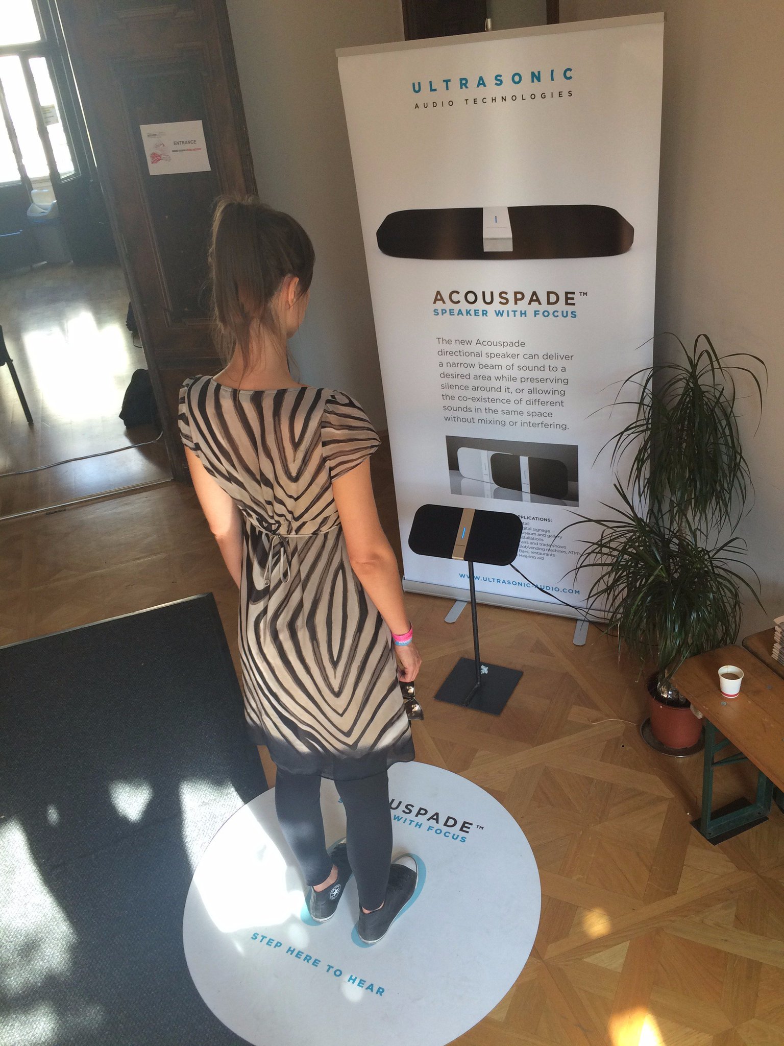acouspade directional speaker