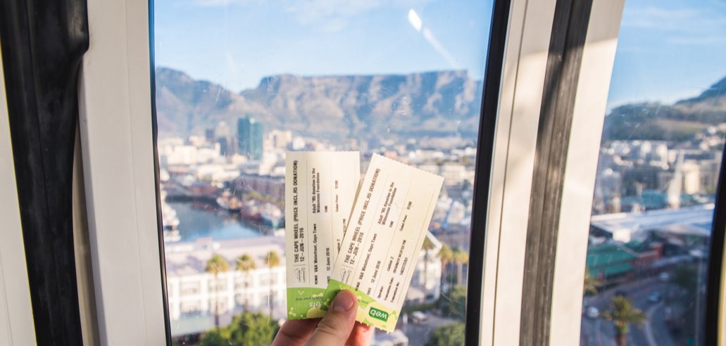 lovecapetown's tweet image. BEST DEALS! From shark cage diving discounts to half-price massages - find out all the specials in Cape Town here! ow.ly/cnRO304MFVH