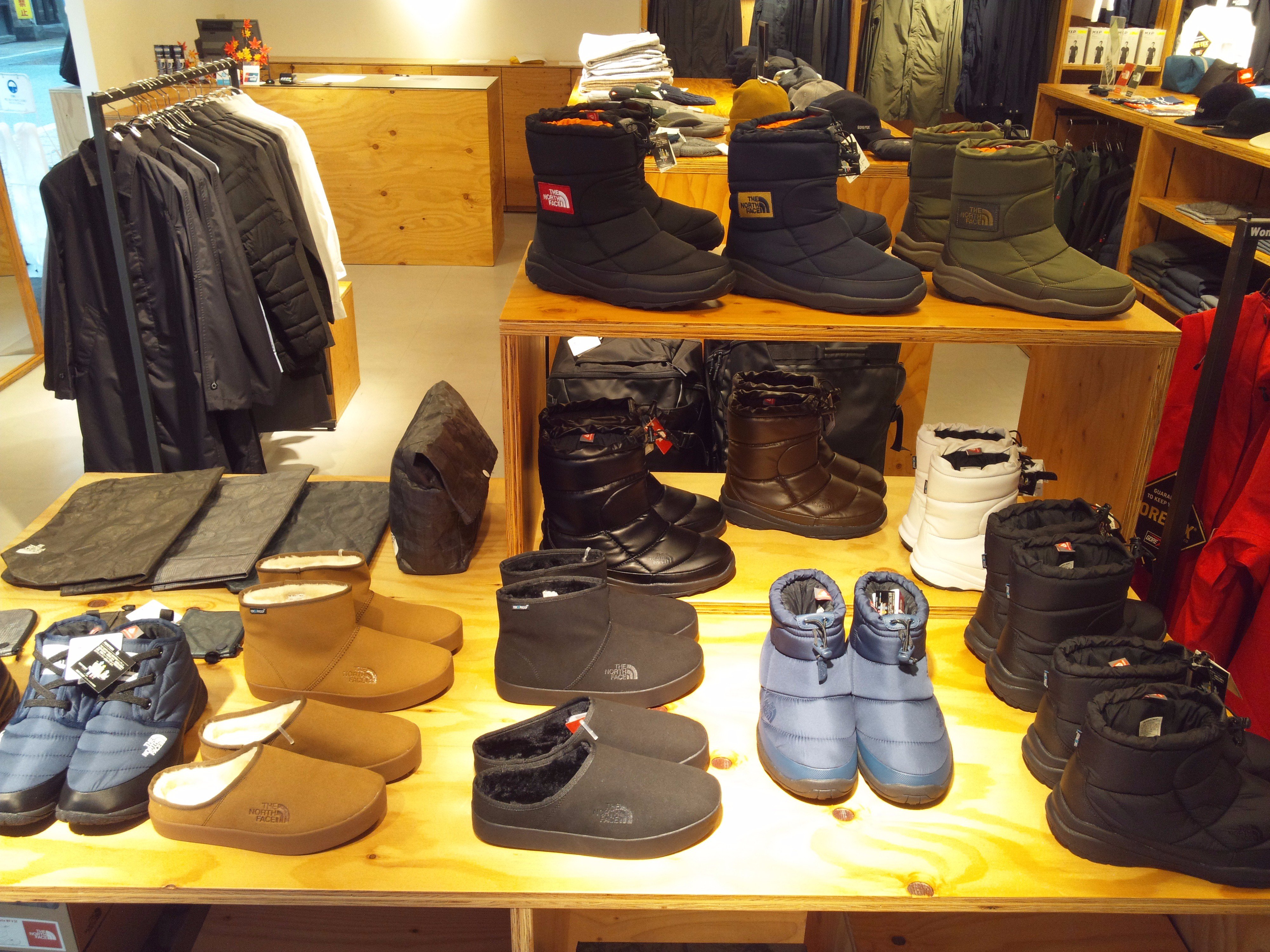 石井スポーツ公式 登山 アウトドア 新宿西口店 １fノースフェイスコーナーです だんだんと涼しくなってきましたね 店頭でも ノースフェイス秋冬新作続々入荷中 是非石井スポーツ新宿西口店ノースフェイス Unlimited コーナーにお越しください