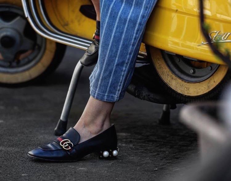 ZhannaLarysa's tweet photo. Stepping into the week with pearls on your feet. We can't think of anything quite as luxurious than #Gucci #Peytons.
https://t.co/9EIxoQt3IL https://t.co/mRNtfhHPZY