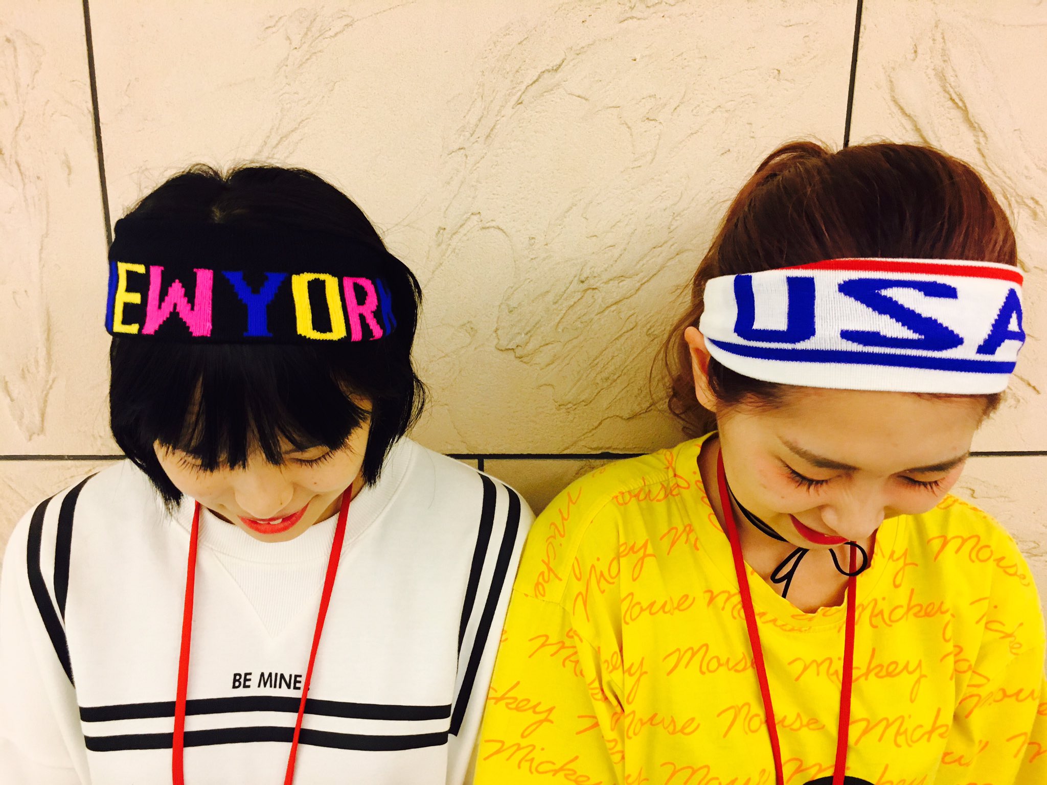 サンキューマートあべのルシアス店 商品紹介 ヘアバンド の紹介です にこちゃんマークの可愛らしいデザインと英語の書いたかっこいいデザインがありますよ ヘアバンド１つでとてもオシャレになれます もちろん 390 税 いいねと思ったらrt