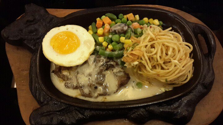 Dinner <a href="/steakinnjkt/">Steak Inn</a>