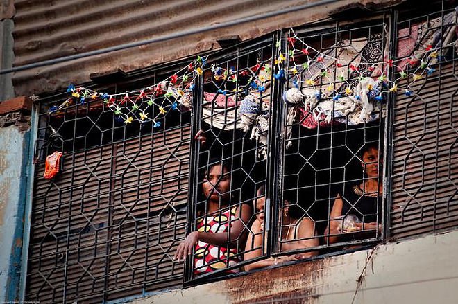 theindianhb's tweet photo. https://t.co/u4DW0RVyy7 #GBRoad #prostitution #story #delhi Garstin Bastion Road, Delhi. The #redlightdestrict issue has to be addressed https://t.co/z0LIQxTQpj
