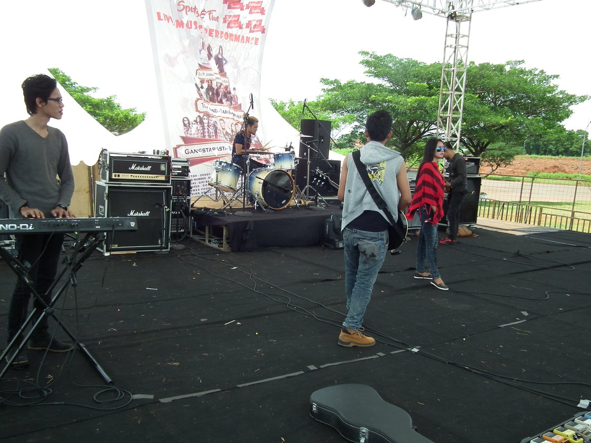 Vband check sound @ summer fest bsd tangerang .. <a href="/efek_positif/">EfekPositifOfficial</a> <a href="/summerfest96/">Summer Fest 2016</a>