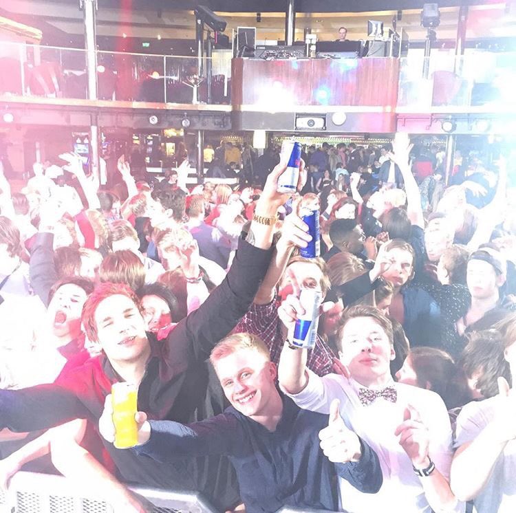 Studentkryss's tweet photo. 188 dagar kvar tills första Studentkryssningen 2017! 
Bokas på https://t.co/fz2Q0pvjaU 🎉 
Ses ombord 🛳 https://t.co/NEOnf2kDfk