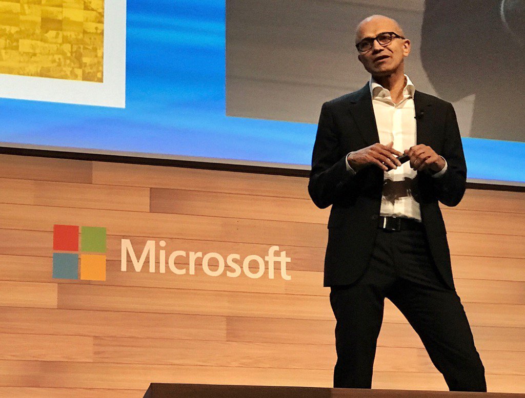 adrianweckler's tweet image. Satya strikes the pose #TechGathering