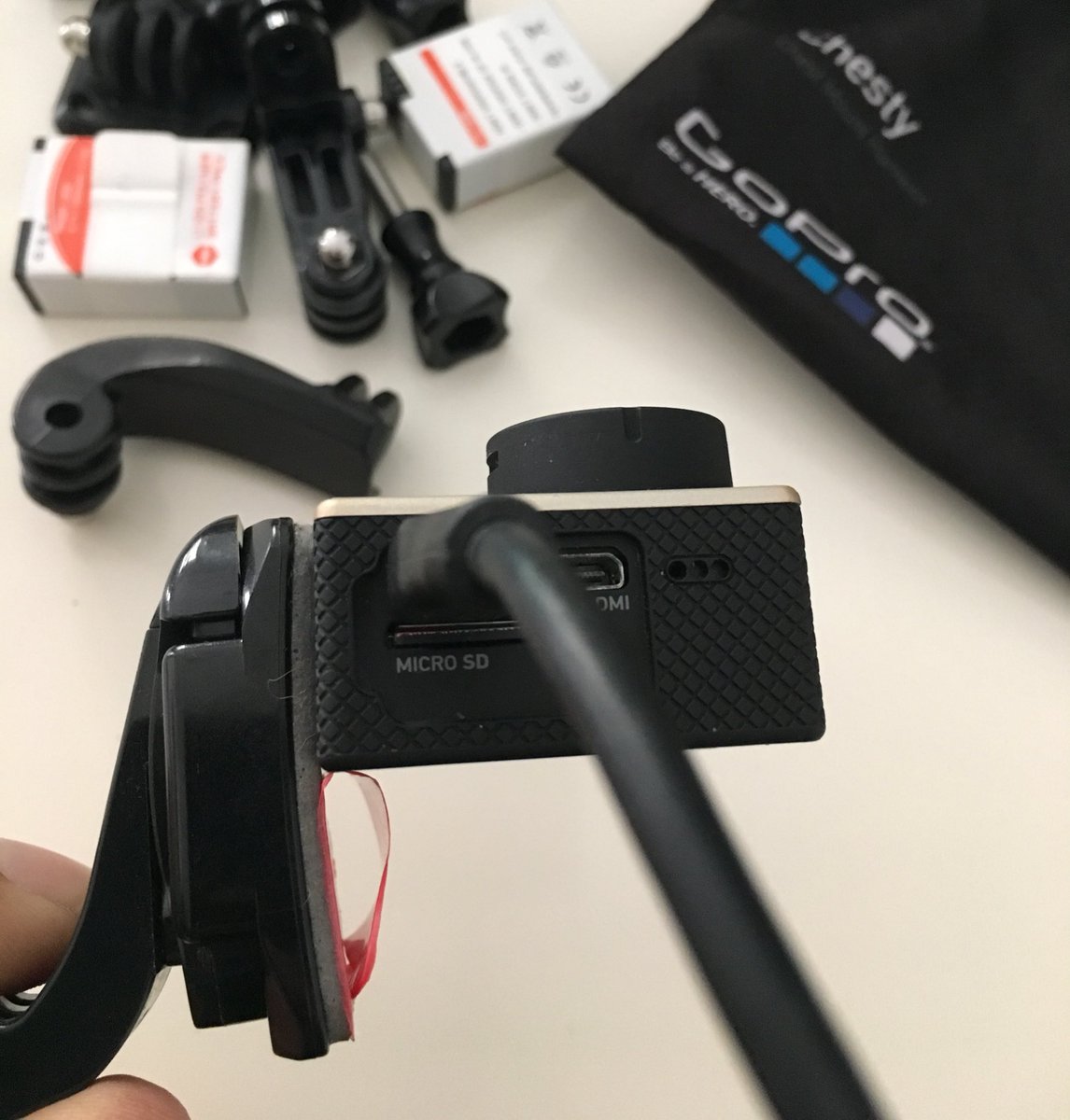 chewingcode's tweet image. Doesn't have the standard GoPro frame? Make a custom with the sticky one #goprotips
