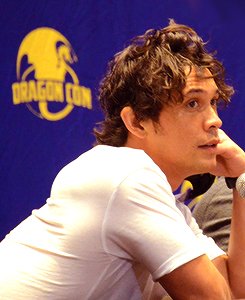 BMorley_FR's tweet photo. [NEWS]

Bob Morley durant l'évènement "@dragoncon2016" récemment: #3 https://t.co/uqajjIxtQc