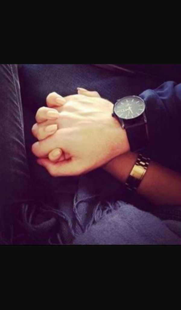 عظيم إكتفائي فيك حتى بالبُعد أحبّك وأبيك.