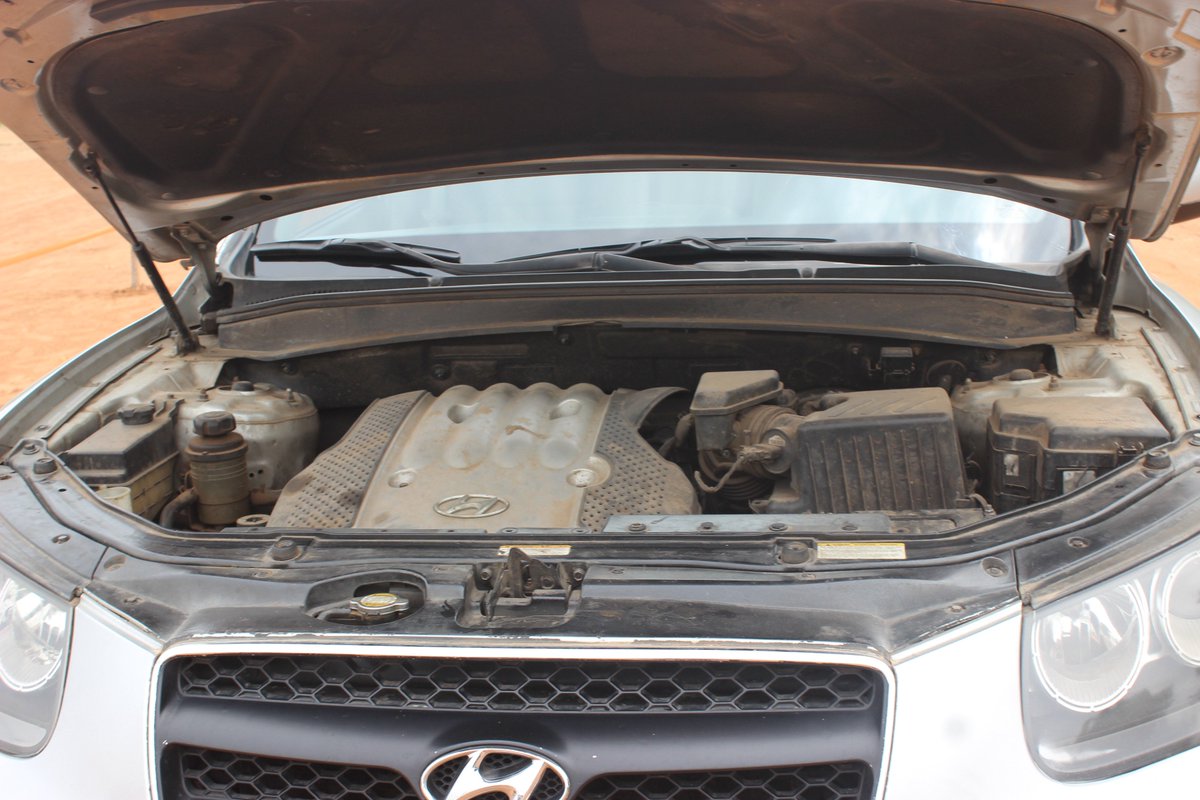 SlomoAutoSales's tweet image. Hyundia Santafe 2008 for sale
Full AC,V6engine,16"alloy rims,8airbags,CD player with remote control,ML 54656km,fabric seats
#SlomoAutoSales