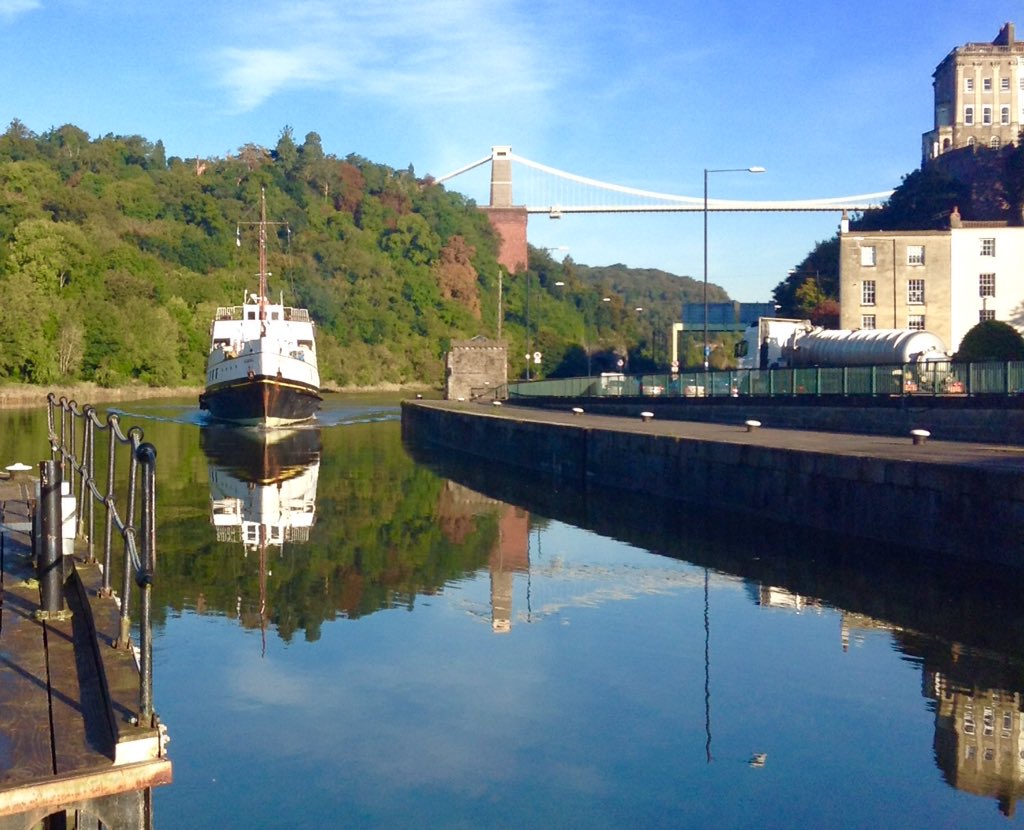 HarbMasterBris's tweet photo. A few more shots of @MV_Balmoral returning home this morning #finishedwithengines #lovebristolharbour https://t.co/yweBqoEmx6