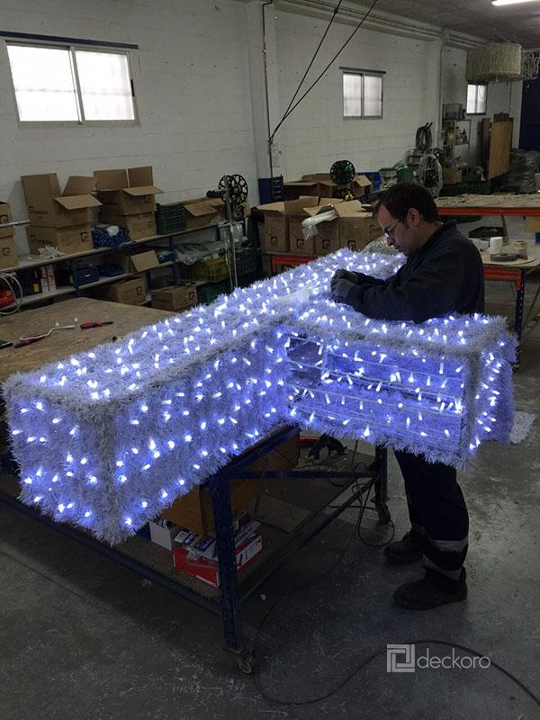 deckoro's tweet photo. Decoración exterior, luminosos, maquetas y prototipos. Consulta más trabajos en ▶️  https://t.co/6XUv0WeHuD https://t.co/113tG55Zdj
