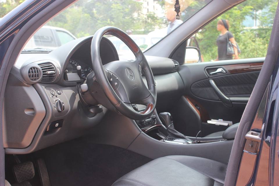 SlomoAutoSales's tweet image. Benz 320 2003 for sale
mileage 269882,leather seat,15" alloy wheels,full AC,sun roof,rear seat AC vent,4 air bags automatic.
#SlomoAutoSales