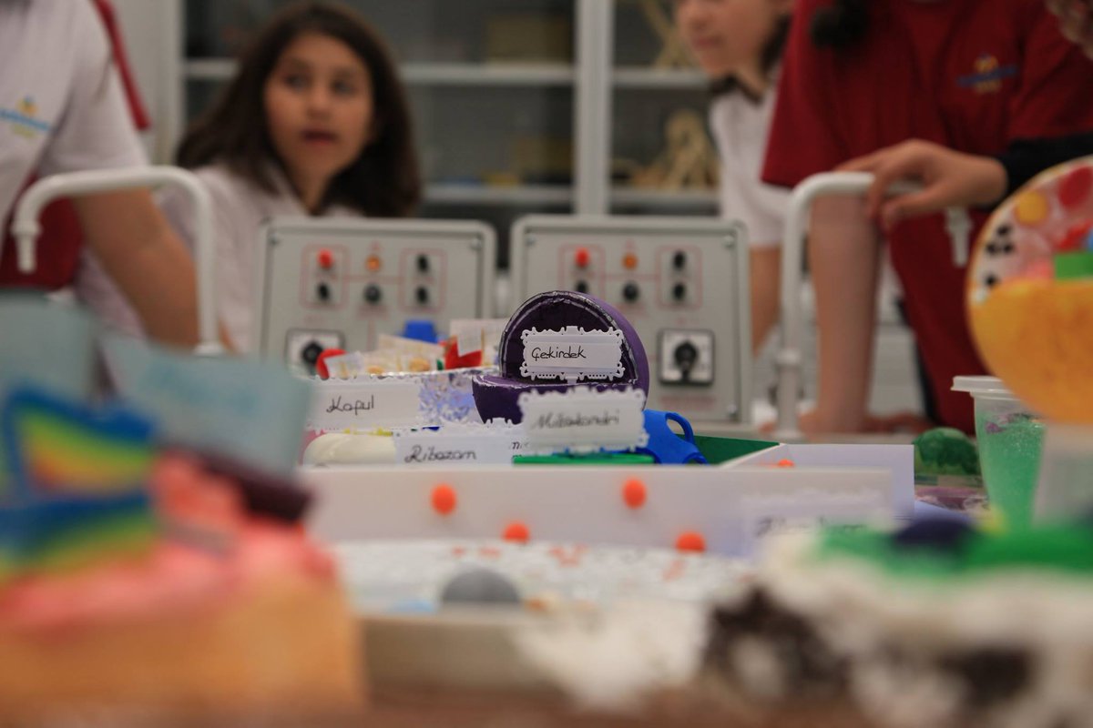 acibademkoleji's tweet image. HÜCRELERİ PASTALARA DÖNÜŞTÜRDÜK!#ozelacibademkoleji  #fenbilgisi #odev #hücreler #pastalar #eğlenereköğrenmek