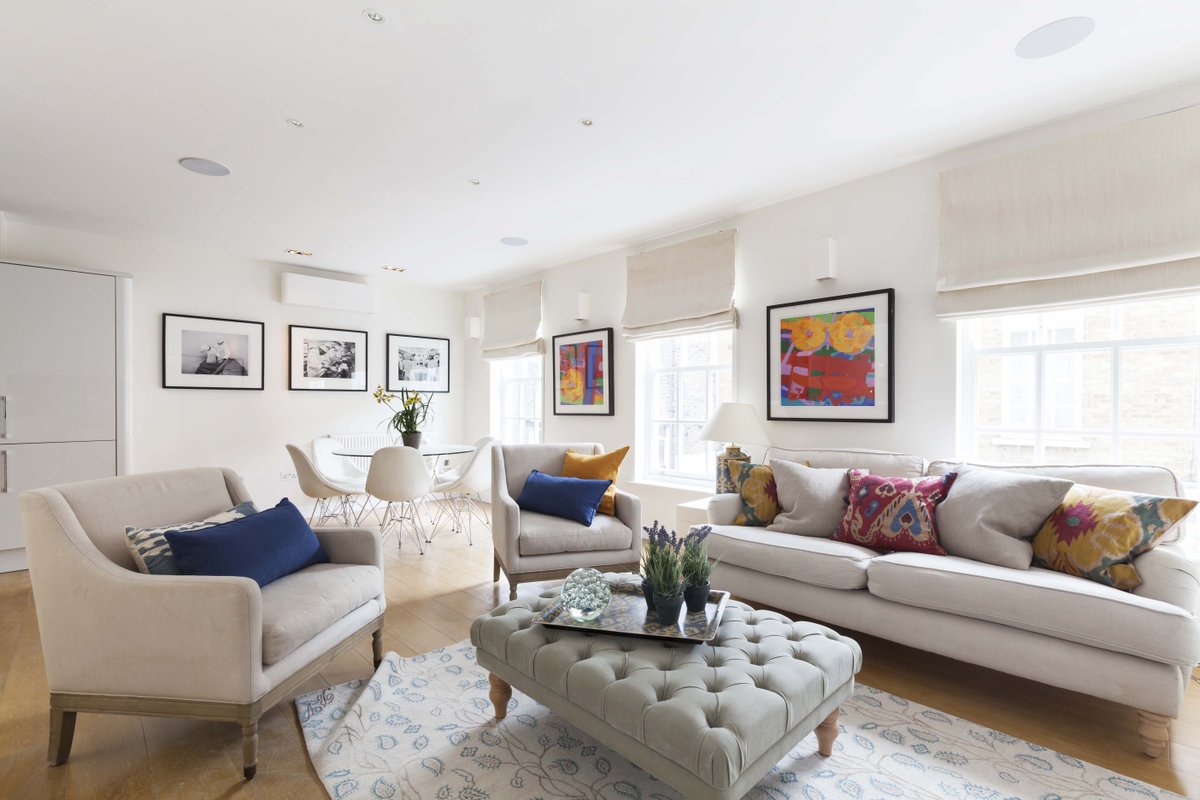 domusnovalondon's tweet photo. Subtle quirks of #colour add to the elegance of Kensington Park Mews. https://t.co/RH6a91iK5s #chicinterior #propertysearch https://t.co/G0lbwXyUbH